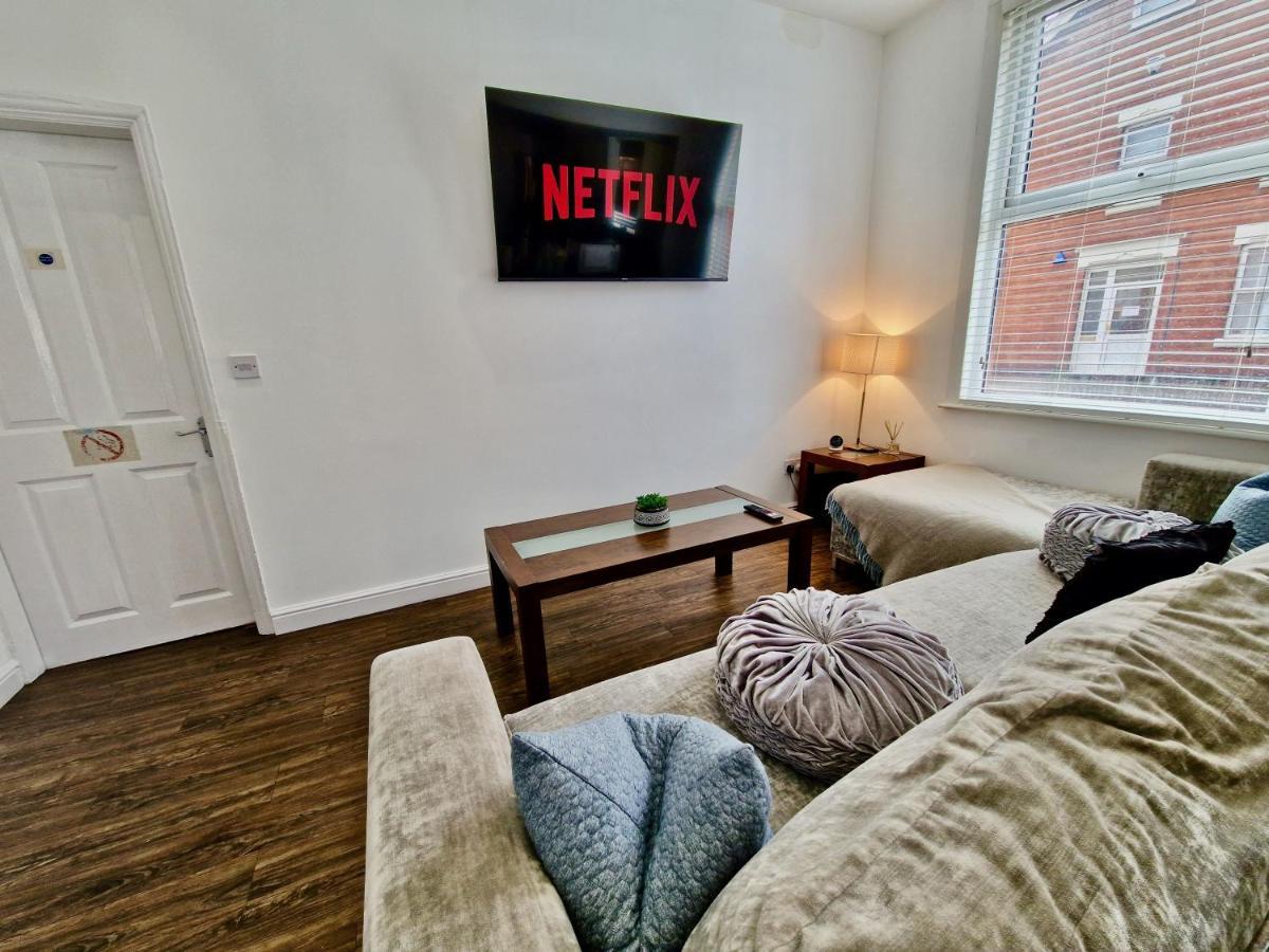 Incredible Private Rooms All With Private Bathrooms In A Fully Serviced House Next To City Centre With Free Parking Coventry Exteriér fotografie